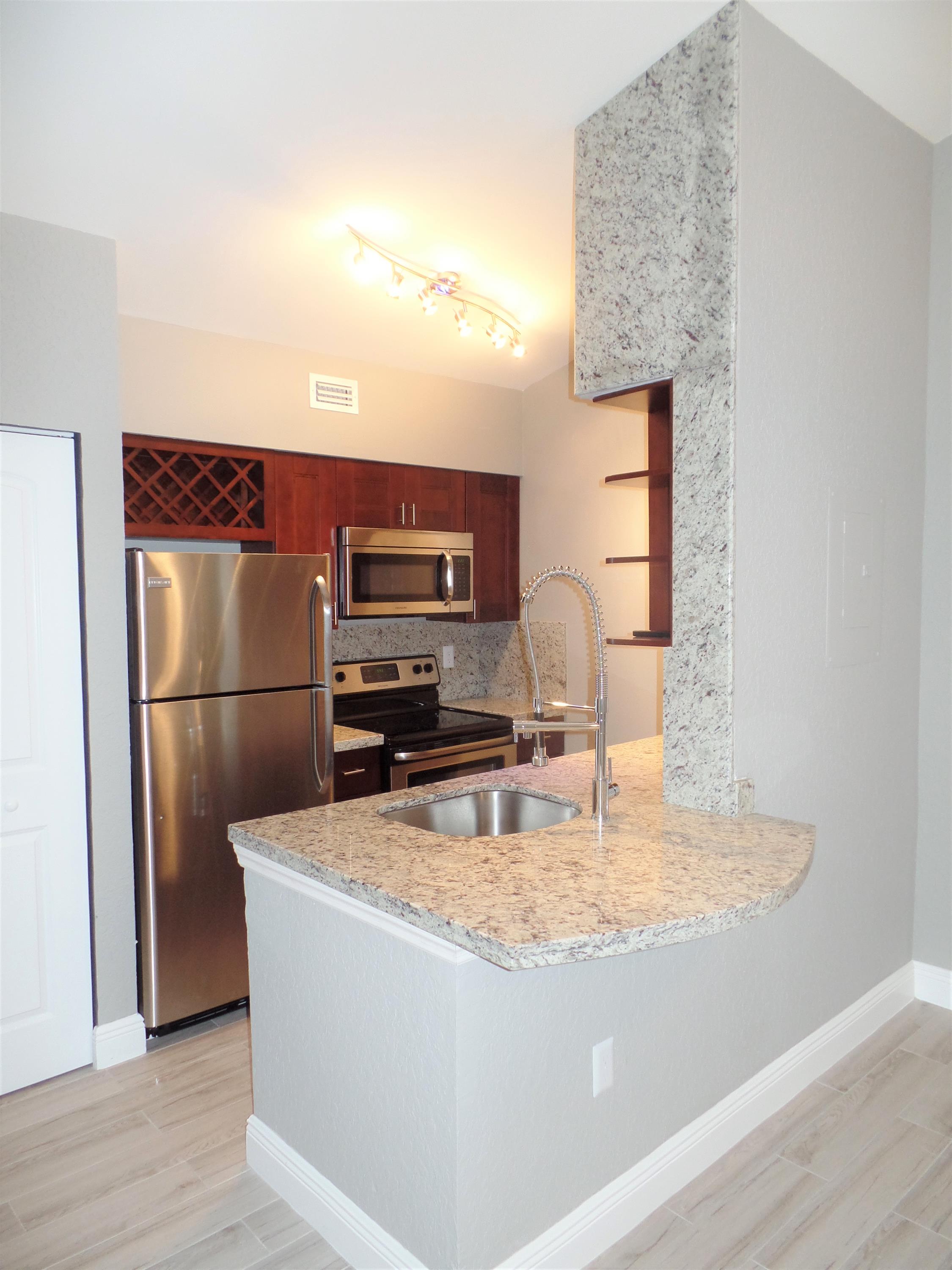 2803 N Oakland Forest Dr #303
