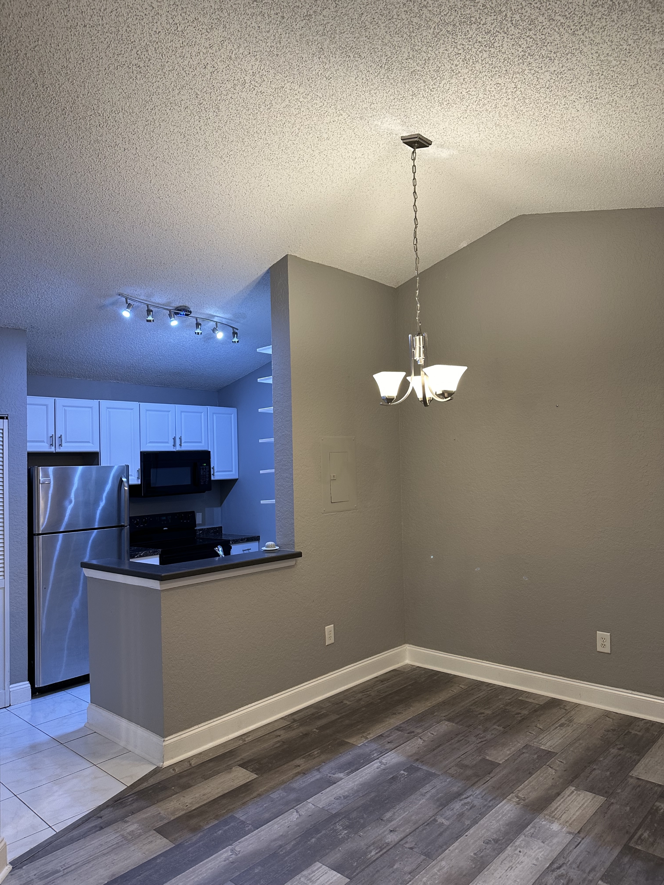 2871 N. Oakland Forest Dr.