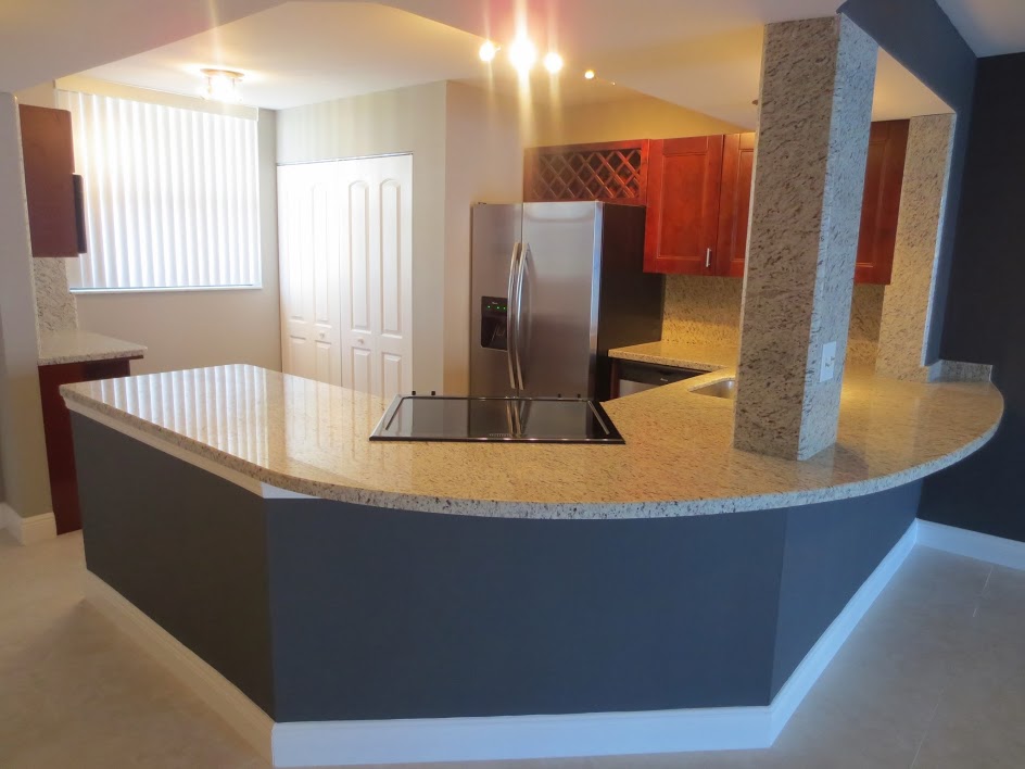 118 Lake Emerald Dr #207